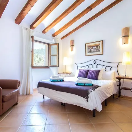 Flor Villa Deià (Deyá)
